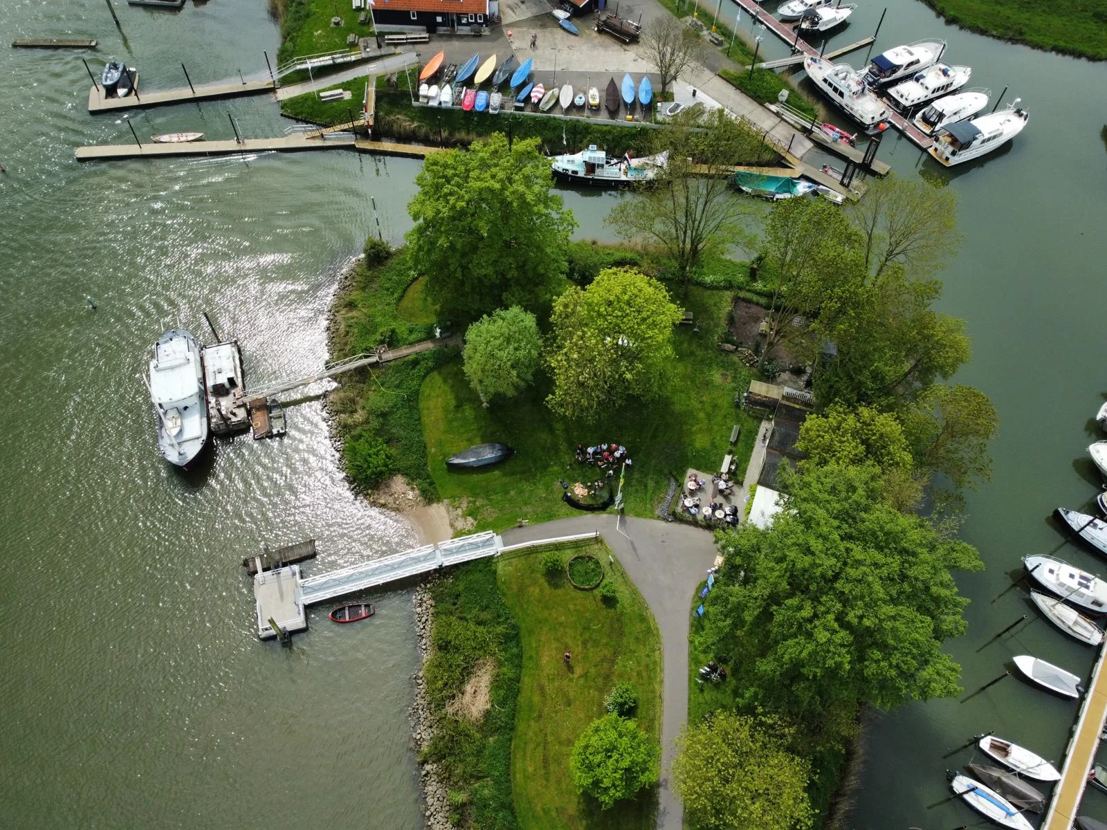 Locatie Stichting Boven 't Gat - Voet- Fietsveer naar Loevestein