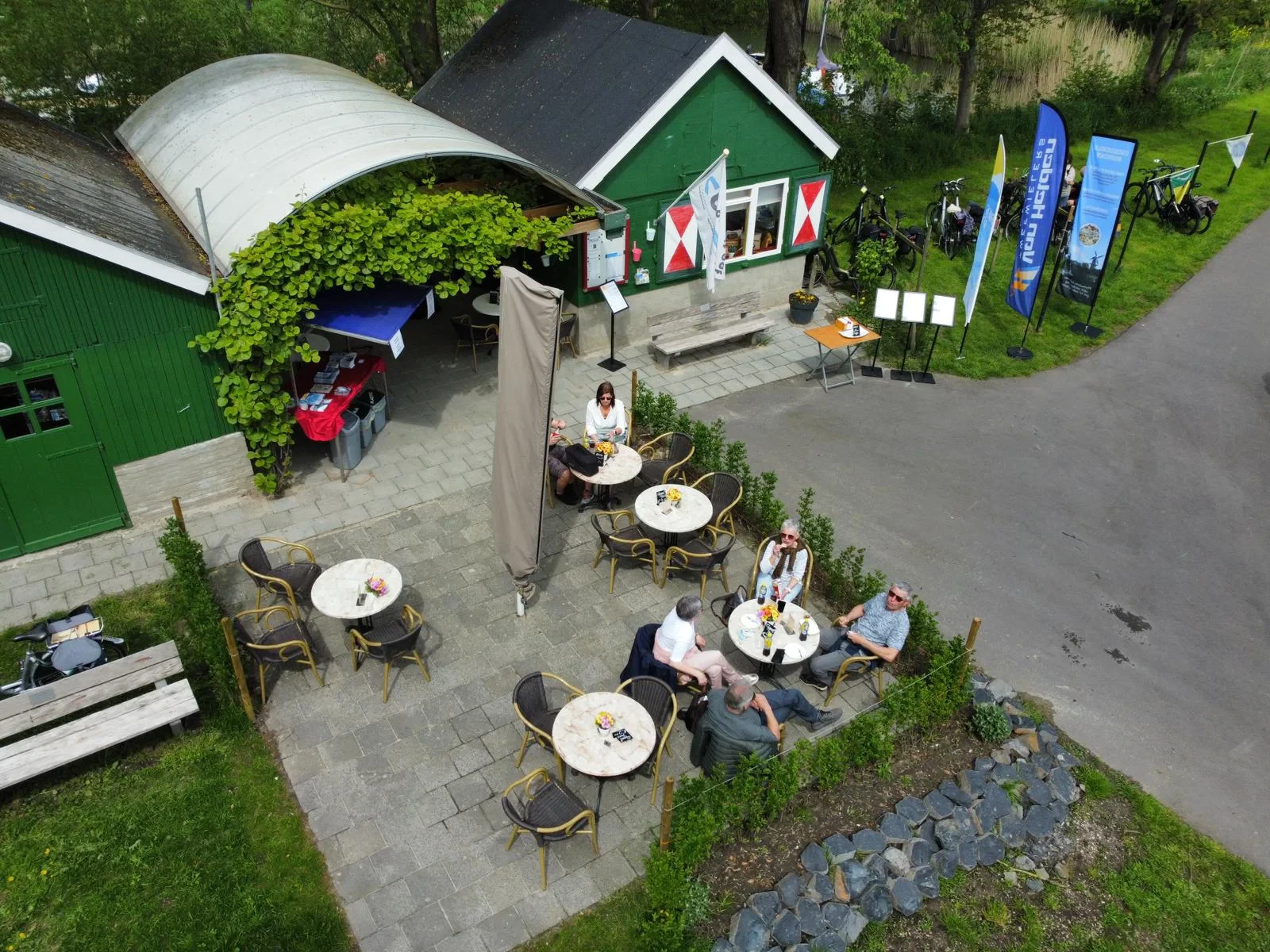 't Koffiehuske met terras