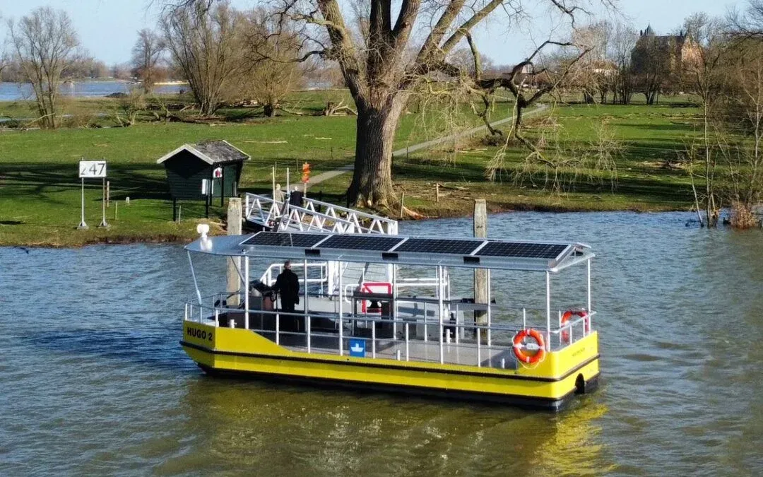 voetveer - fietsveer van Woudrichem naar Slot Loevestein